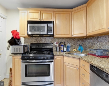 824 N Judson Street - Photo Thumbnail 8