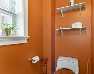 824 N Judson Street - Photo Thumbnail 13