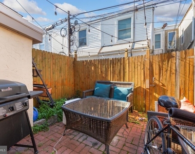 824 N Judson Street - Photo Thumbnail 9