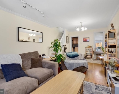824 N Judson Street - Photo Thumbnail 2