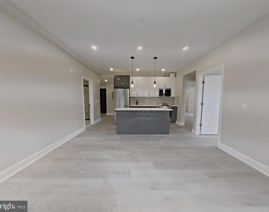1822 Ridge Avenue - Photo Thumbnail 6