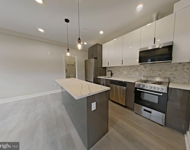 1822 Ridge Avenue - Photo Thumbnail 8