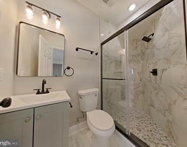 1822 Ridge Avenue - Photo Thumbnail 16