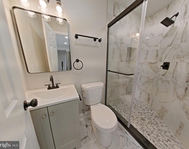 1822 Ridge Avenue - Photo Thumbnail 15
