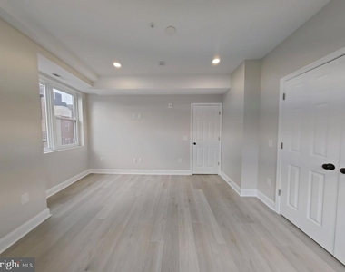 1822 Ridge Avenue - Photo Thumbnail 9