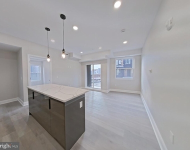 1822 Ridge Avenue - Photo Thumbnail 4