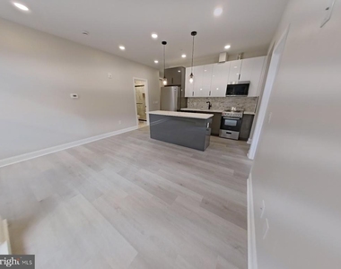 1822 Ridge Avenue - Photo Thumbnail 6