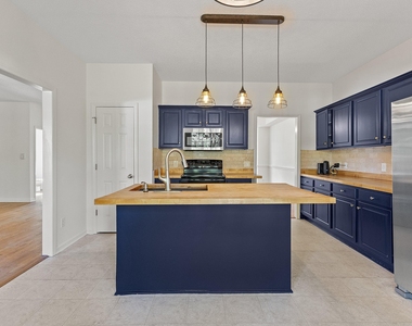 223 Presley Boulevard - Photo Thumbnail 20