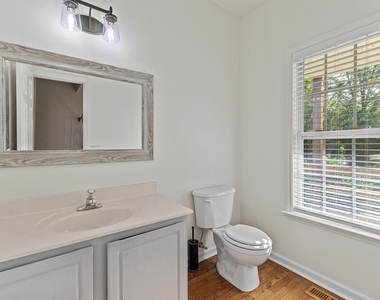223 Presley Boulevard - Photo Thumbnail 11