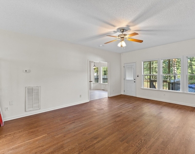223 Presley Boulevard - Photo Thumbnail 13