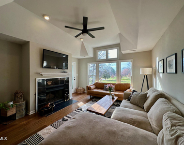 1050 Washington Street - Photo Thumbnail 8