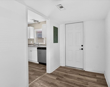 415 Spring Court - Photo Thumbnail 15