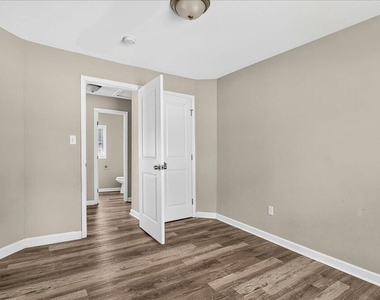 415 Spring Court - Photo Thumbnail 7