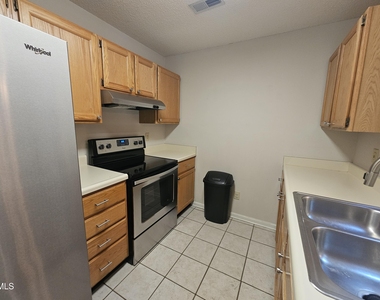 108 Forest Oaks Drive - Photo Thumbnail 8