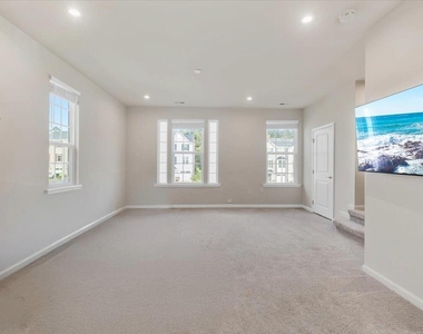 6620 Pathfinder Way - Photo Thumbnail 12