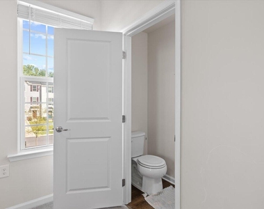 6620 Pathfinder Way - Photo Thumbnail 20