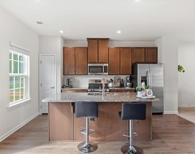 6620 Pathfinder Way - Photo Thumbnail 13