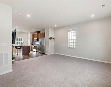 6620 Pathfinder Way - Photo Thumbnail 11