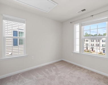 6620 Pathfinder Way - Photo Thumbnail 29