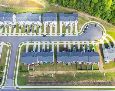 6620 Pathfinder Way - Photo Thumbnail 35