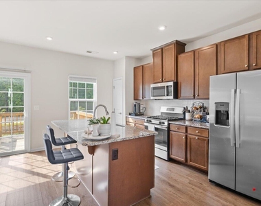 6620 Pathfinder Way - Photo Thumbnail 16