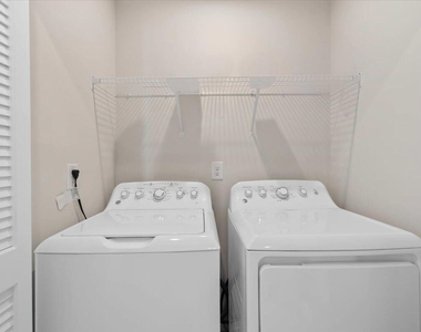 6620 Pathfinder Way - Photo Thumbnail 24