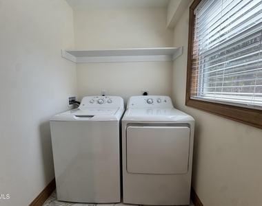 402 N Pine Street - Photo Thumbnail 14