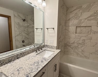 402 N Pine Street - Photo Thumbnail 11