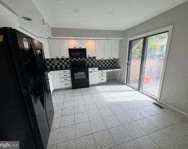 2201 Brandenburg Way - Photo Thumbnail 5