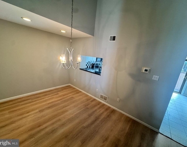 2201 Brandenburg Way - Photo Thumbnail 7