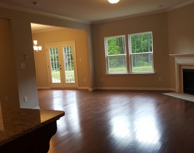 216 Hamlet Place - Photo Thumbnail 5