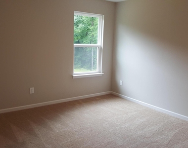 216 Hamlet Place - Photo Thumbnail 11