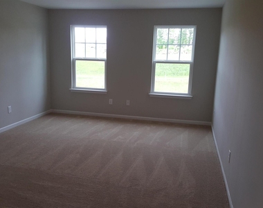 216 Hamlet Place - Photo Thumbnail 8