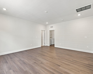 3195 Delmar Drive - Photo Thumbnail 22