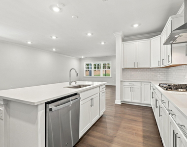 3195 Delmar Drive - Photo Thumbnail 14