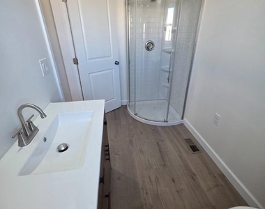 331 N College Street - Photo Thumbnail 6