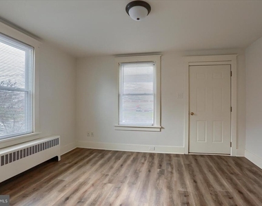 322 S Railroad Street - Photo Thumbnail 6