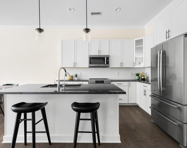 515 N Churton Street - Photo Thumbnail 8
