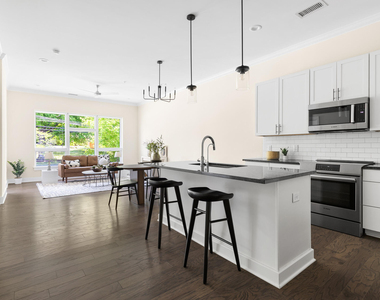 515 N Churton Street - Photo Thumbnail 5