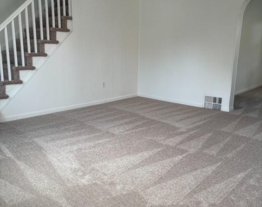 802 Naylors Run Road - Photo Thumbnail 3