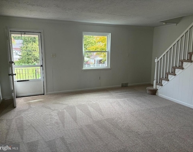 802 Naylors Run Road - Photo Thumbnail 4