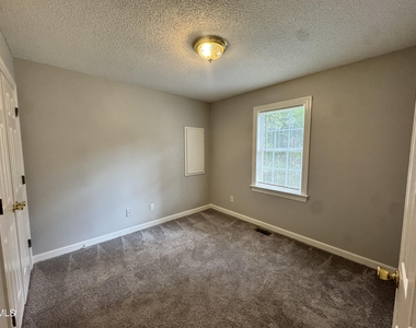 513 N Walnut Street - Photo Thumbnail 5