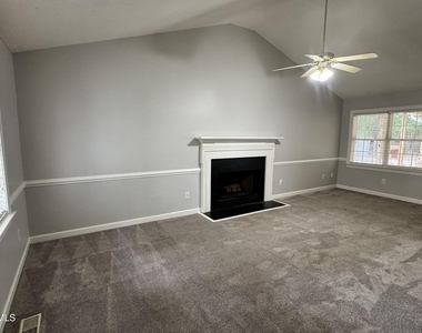 513 N Walnut Street - Photo Thumbnail 2