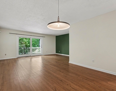 206 Ridge Trail - Photo Thumbnail 9