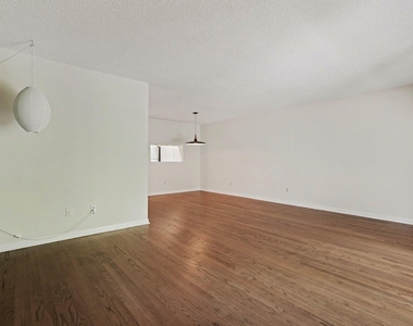 206 Ridge Trail - Photo Thumbnail 7