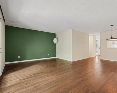 206 Ridge Trail - Photo Thumbnail 5