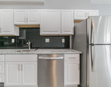 217 W Lancaster Avenue - Photo Thumbnail 4
