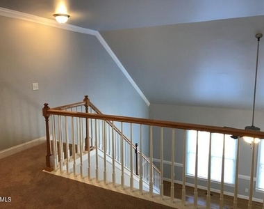 1333 Center Street - Photo Thumbnail 16