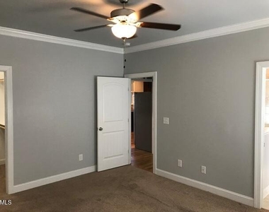 1333 Center Street - Photo Thumbnail 8