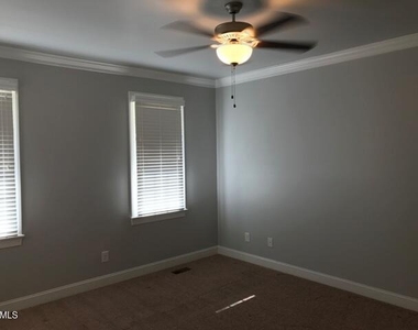 1333 Center Street - Photo Thumbnail 7